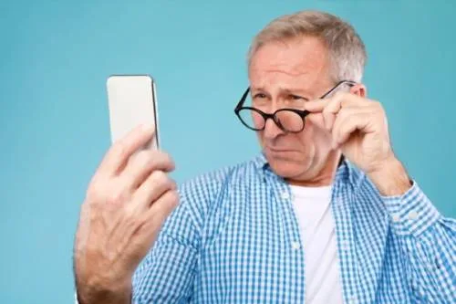 ¿Qué especialista trata el edema macular?